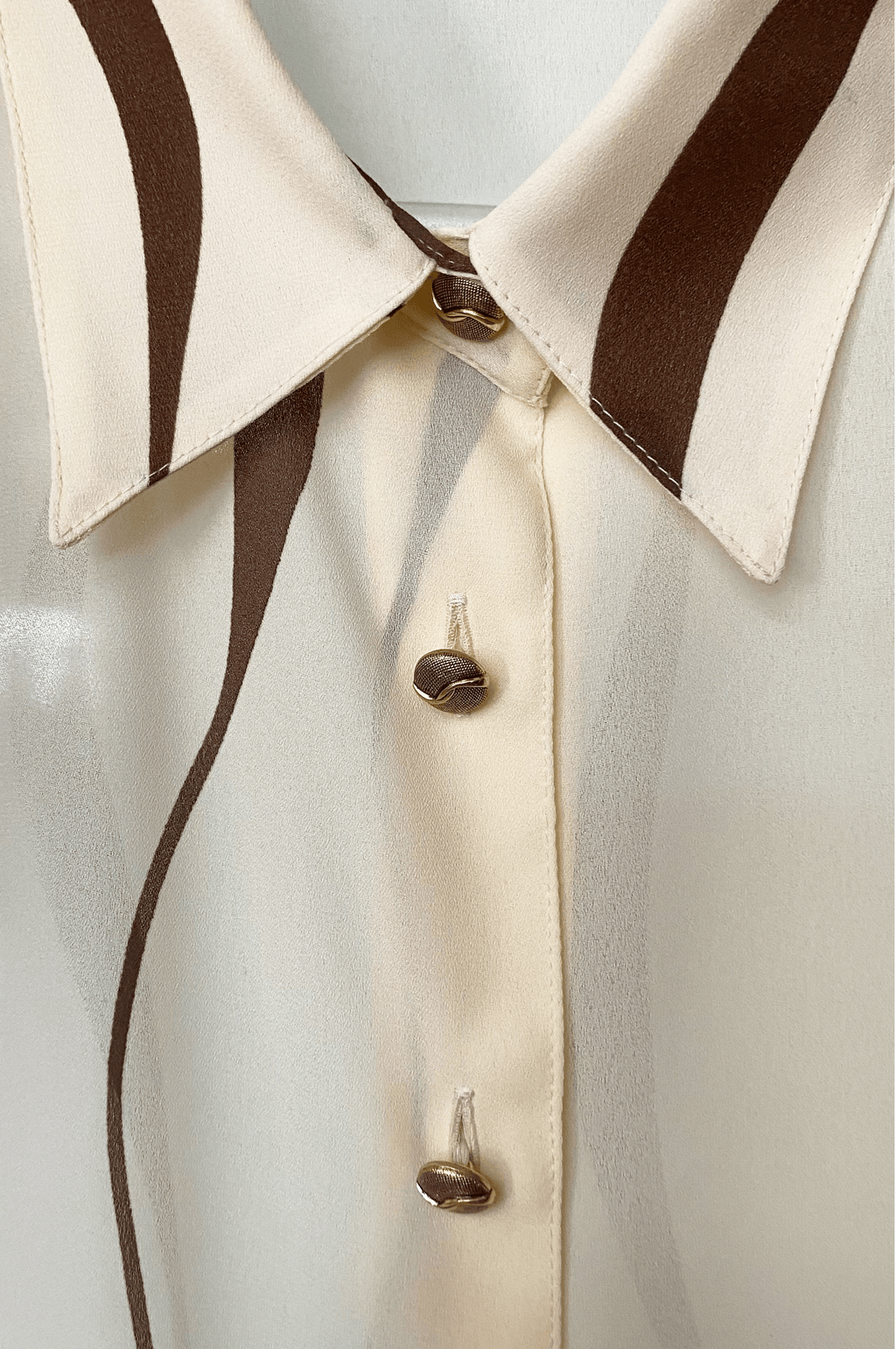 Camisa com detalhes